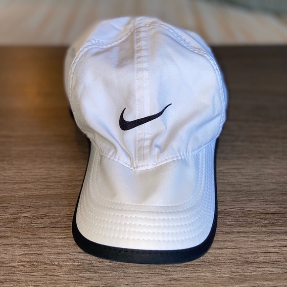Nike Featherlight Dri-fit Hat